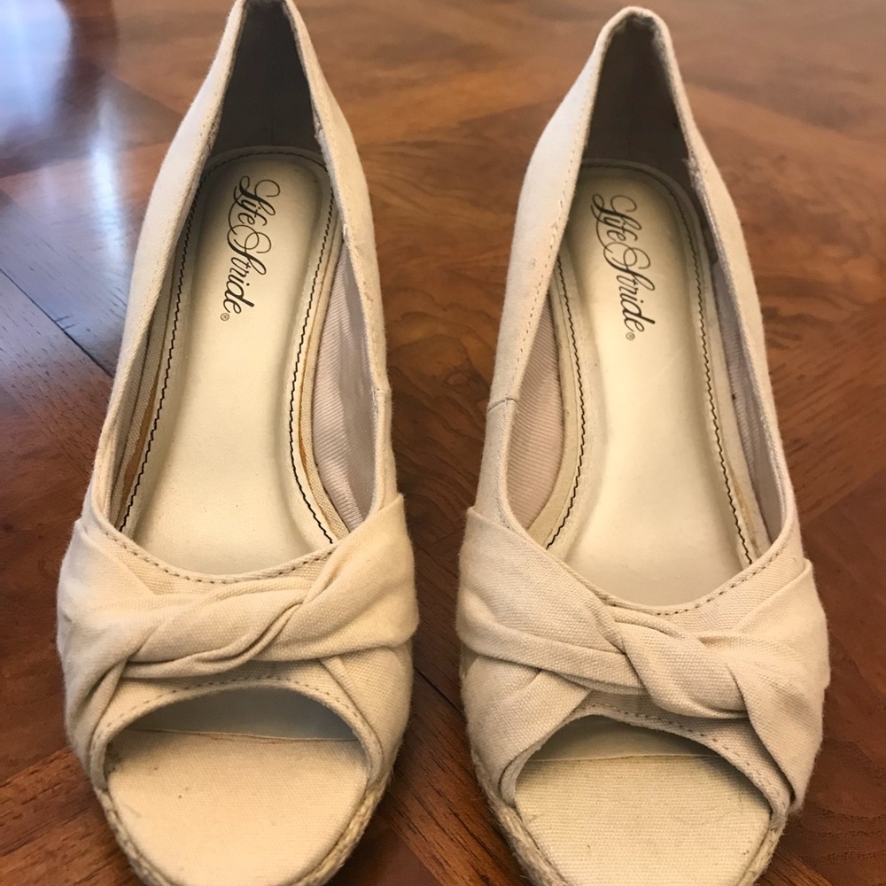 Life Stride size 8 wedges. Never worn.